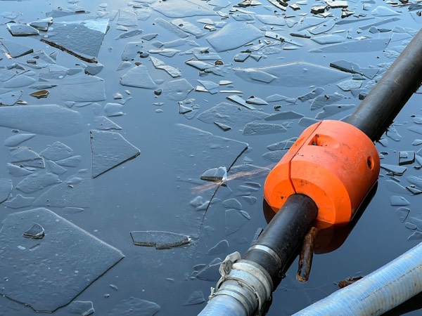 Eisbruch mit Schwimmleitung